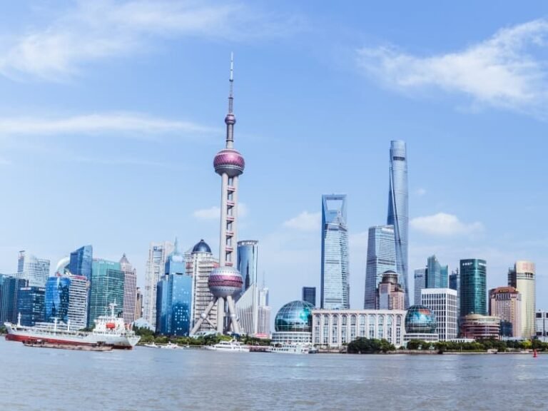 Shanghai Travel Guide (2026): Itineraries, Things to Do, Metro & Day Trips