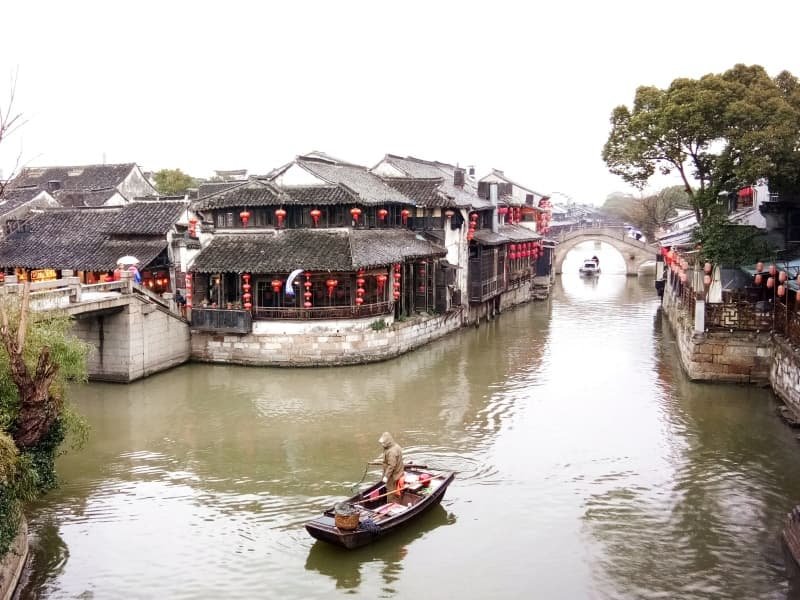 Wuzhen travel guide – quiet waterside houses and arched bridge scenery