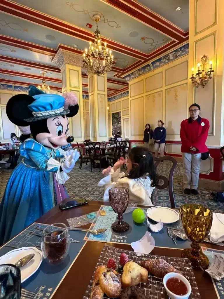 Royal Banquet Hall shanghai disney restaurants in Enchanted Storybook Castle