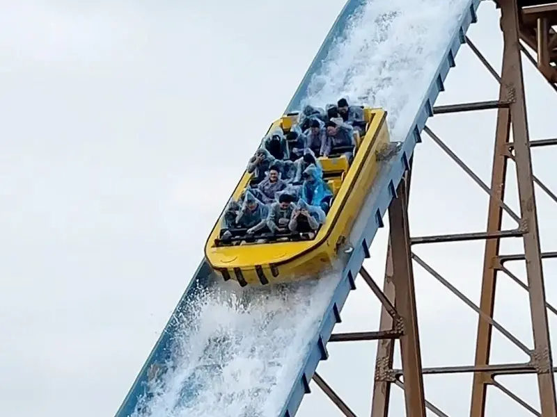 Shanghai Disneyland Ride List: How Many Rides in Shanghai Disneyland 1 Shanghai Disneyland Adventure Isle rides Roaring Rapids