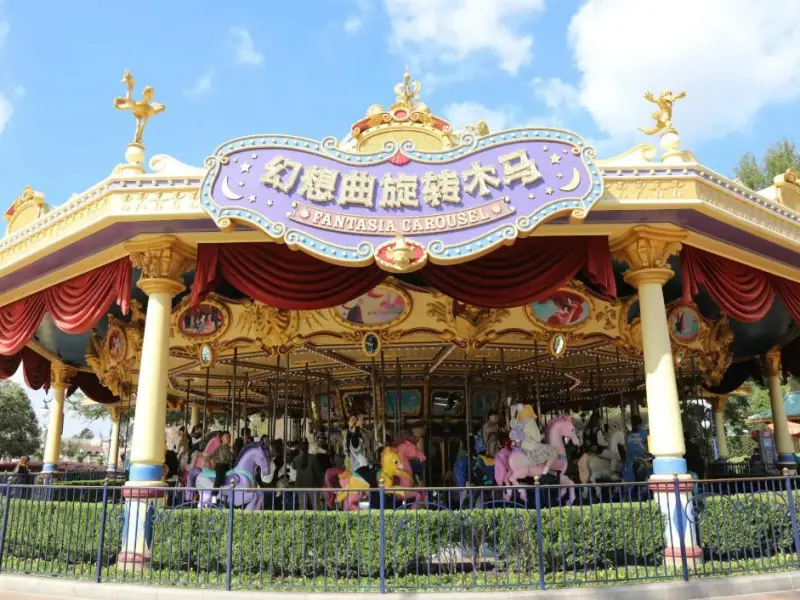 Best Rides Shanghai Disney: Top 15 Attractions Guide 6 best rides shanghai disney castle carousel 1