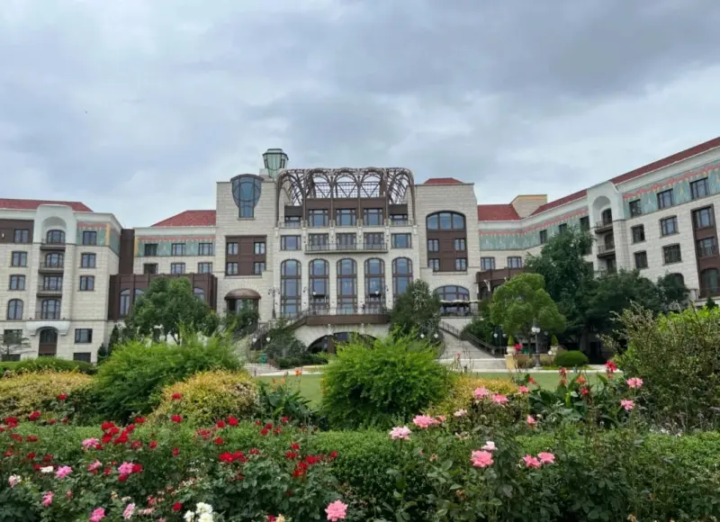 where to stay near shanghai disneyland at Shanghai Disneyland Hotel