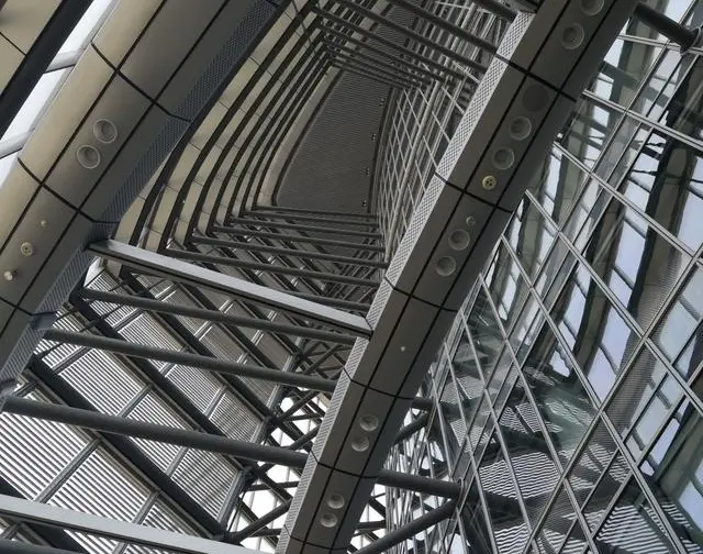 Shanghai Tower glass facade double skin structure